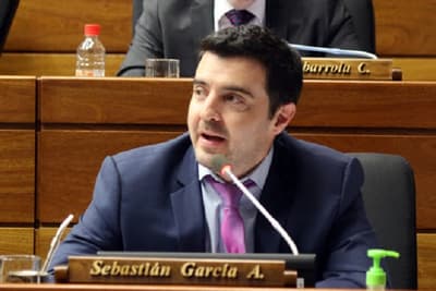 Restricción en deducibilidad del IVA fomentará la informalidad, afirma diputado