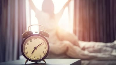 Los relojes se adelantan una hora este domingo
