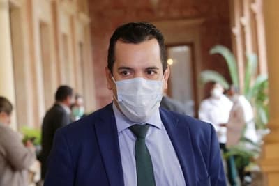 Vacunación de Gusinky fue un error, según Friedmann
