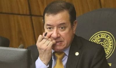 Defensa de Cuevas logra postergar inicio de juicio oral