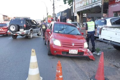 Militar se quedó dormido mientras conducía y chocó en Fernando de la Mora