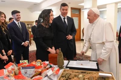 Presidente Peña visita al Papa Francisco en Santa Marta