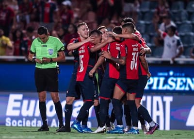 Cerro hila su quinta victoria y es cómodo puntero 