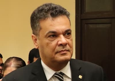 El diputado Acevedo está en grave estado por complicaciones del Covid-19
