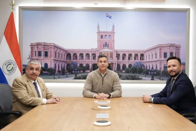 Isaías Fretes reemplaza a Barán como ministro de Salud