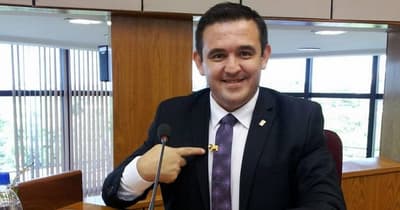 Senado aprueba interpelación a Eduardo Petta