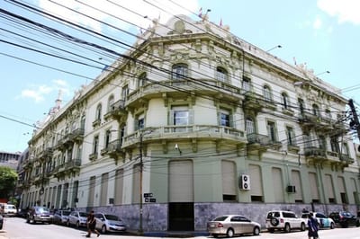 MEF: Licitación de seguro vip falla tras controversia y protestas