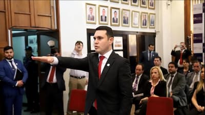 Senadores cuestionan respaldo institucional a Hernán Rivas