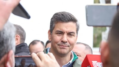 Peña defiende ley anti-ONG y evita definir su postura final