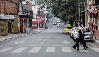 Analizan plantear confinamiento de no vacunados ante aumento de casos