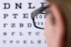 Uno de cada cuatro paraguayos mayores de 50 años tiene deficiencia visual, según estudio