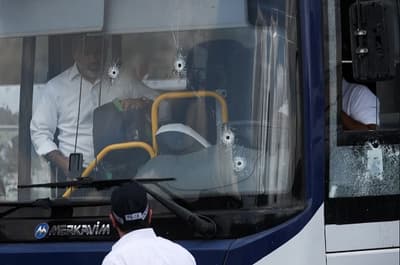 Seis personas fallecieron en un ataque armado contra un autobús y una parada en Jerusalén