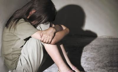 Adolescente es abusada por su hermano y está embarazada