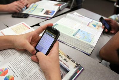 Prohibición de celulares en escuelas queda sancionada hoy
