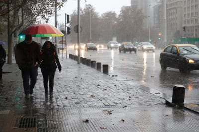 Intensas lluvias dejan un muerto e inundaciones en Chile