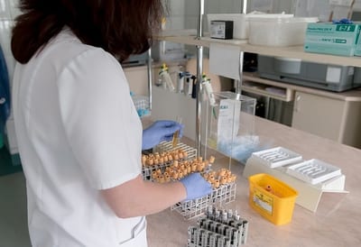Covid-19: Paraguay asegura vacunas para población de riesgo