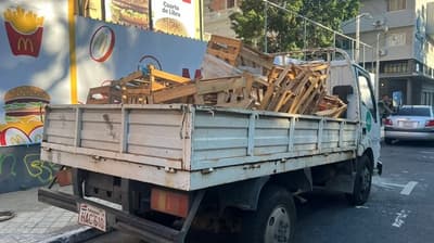 ¡Fuera cajas y cuidacoches! PMT combate “reservas” en zona tarifada