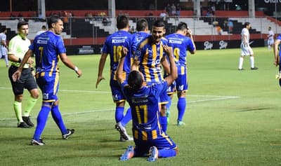 Dos encuentros abren la última fecha del Campeonato