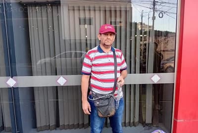 Padre de Tobías se encadena en Fiscalía por falta de pericia