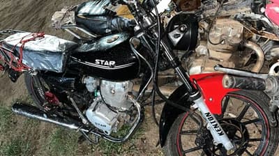Adolescente muere tras accidente entre moto, auto y camioneta