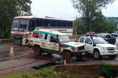 Vuelco de ambulancia deja un muerto y dos heridos