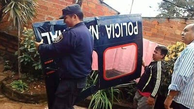 Insólito: Cae puerta de helicóptero de la Policía