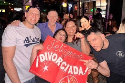 Se divorció tras cuatro años y celebró con una gran fiesta