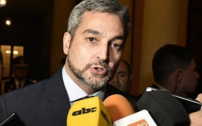 Abdo Benítez trata de justificar chats filtrados