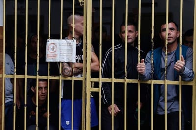 Presos podrían cobrar salario mínimo por trabajar en cárceles