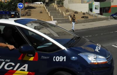 Hombre es detenido por dejar morir de hambre a su abuela