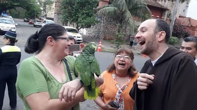 Hermanos capuchinos celebran tradicional bendición de mascotas