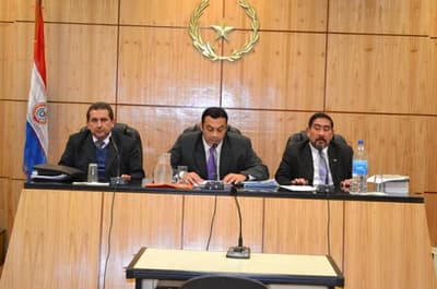 Jurado decide enjuiciar a magistrados y a fiscala de Paraguarí