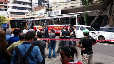 Chofer muere en choque de buses