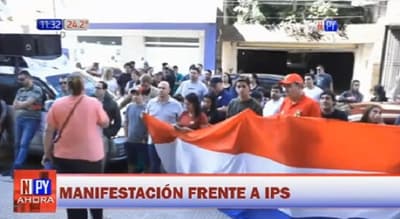 Funcionarios de IPS se manifiestan contra tercerización de servicio de imágenes