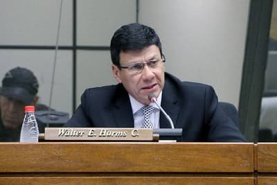 Diputado cartista vuelve a plantear la reelección
