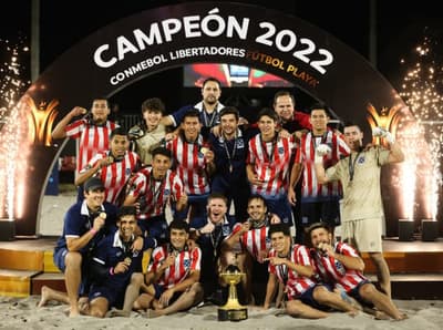 ¡Presidente Hayes hace historia en el fútbol playa!