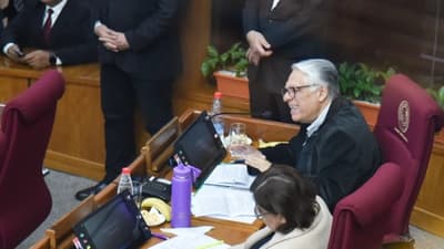 Senador critica aumento salarial y compara con Suecia