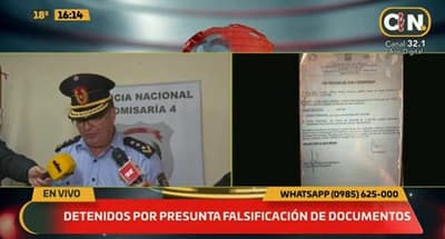 Detienen a policía, funcionaria municipal y gestor por falsificación de documentos
