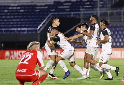 Tacuary vence a General en penales y avanza en la Sudamericana
