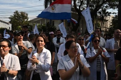 Mesa de crisis en Salud termina sin acuerdo con médicos