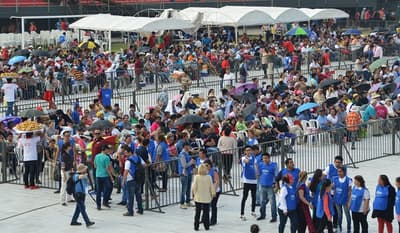 Esperanzados, buscan sanación del profeta