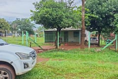 Policía rodea vivienda donde estaría feminicida de Lambaré