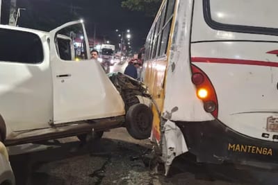 Accidente en Villa Elisa: triple choque entre colectivo y dos vehículos