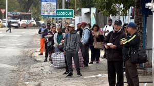 Diputados citan a viceministro por paro de buses para mañana