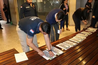 Detenidos por coimas millonarias en Ministerio de Economía