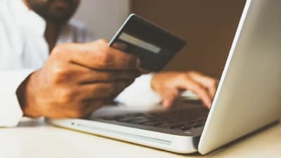 Conacom multa a Bancard con G. 8.000 millones por abuso de posición dominante