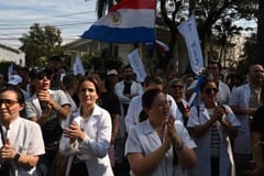 Mesa de crisis en Salud termina sin acuerdo con médicos