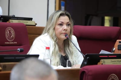 Postergan pérdida de investidura de Zenaida Delgado y legisladora pide siete días para defenderse