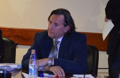 José Ortiz defiende arancel mínimo a tabaco y dispara contra Zuccolillo