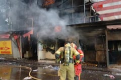Incendio en CDE destruyó siete casillas y afectó shopping